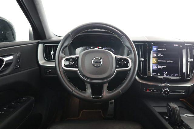 VOLVO XC60 XC60 B4 (d) automatico R-design