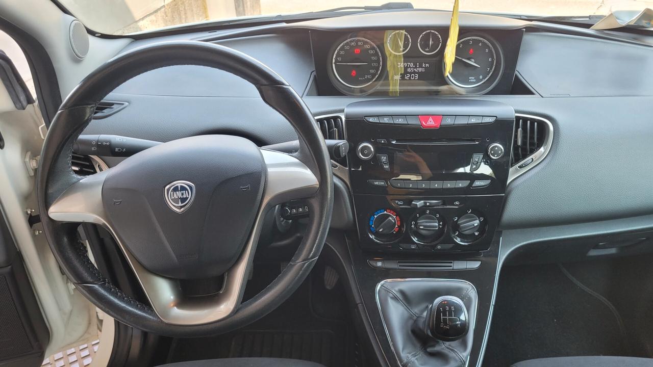 Lancia Ypsilon 1.2 5 porte Platinum ..