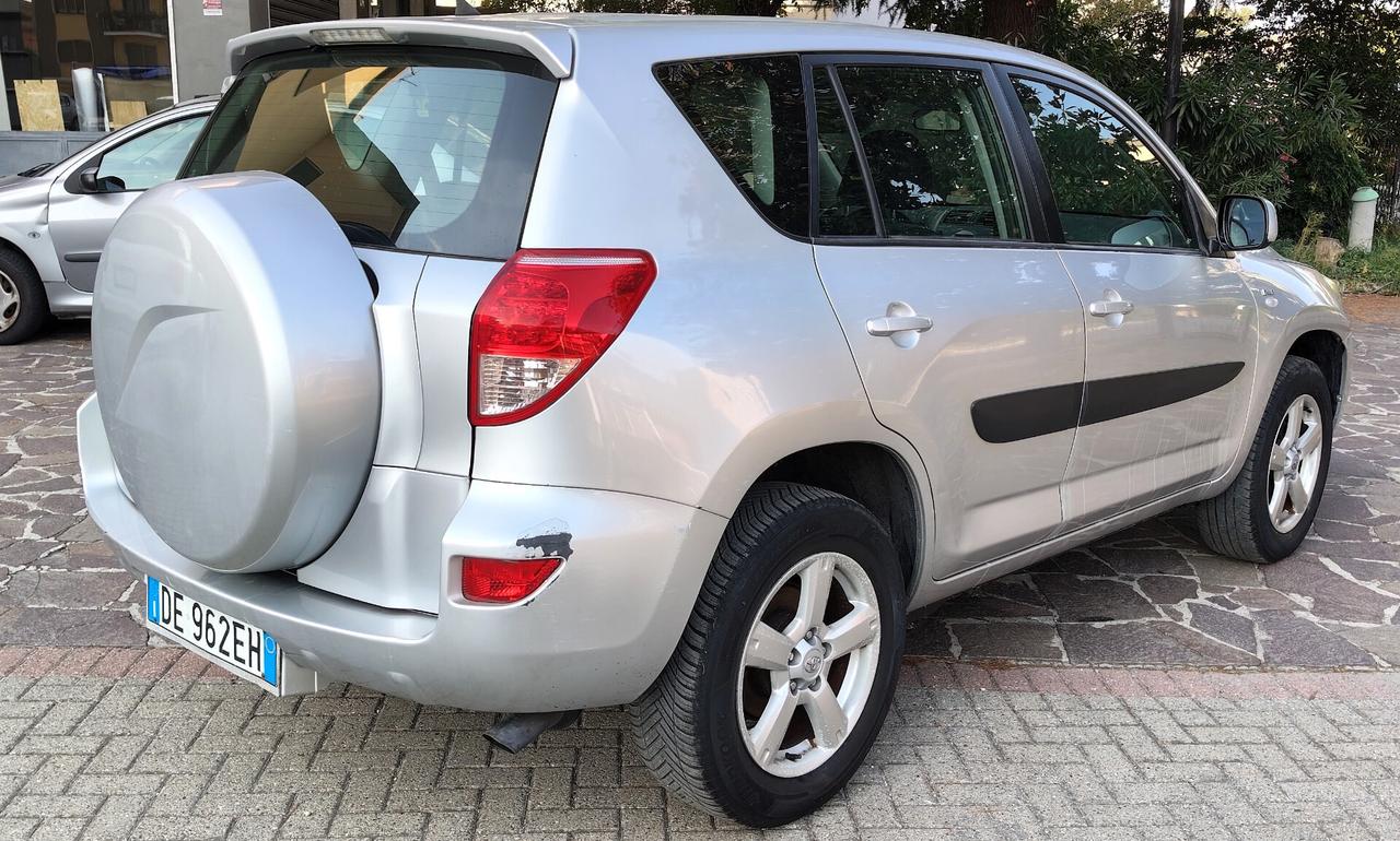 Toyota RAV 4 2.2 D-4D 136 CV Luxury