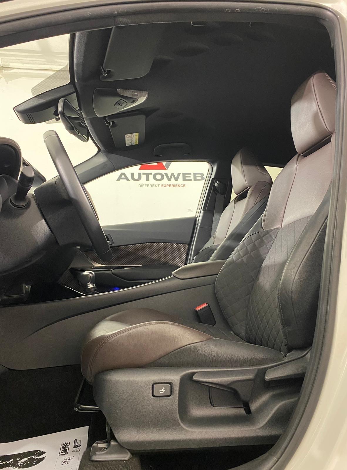 Toyota C-HR 1.8 Hybrid E-CVT * SOLO 64000 KM*