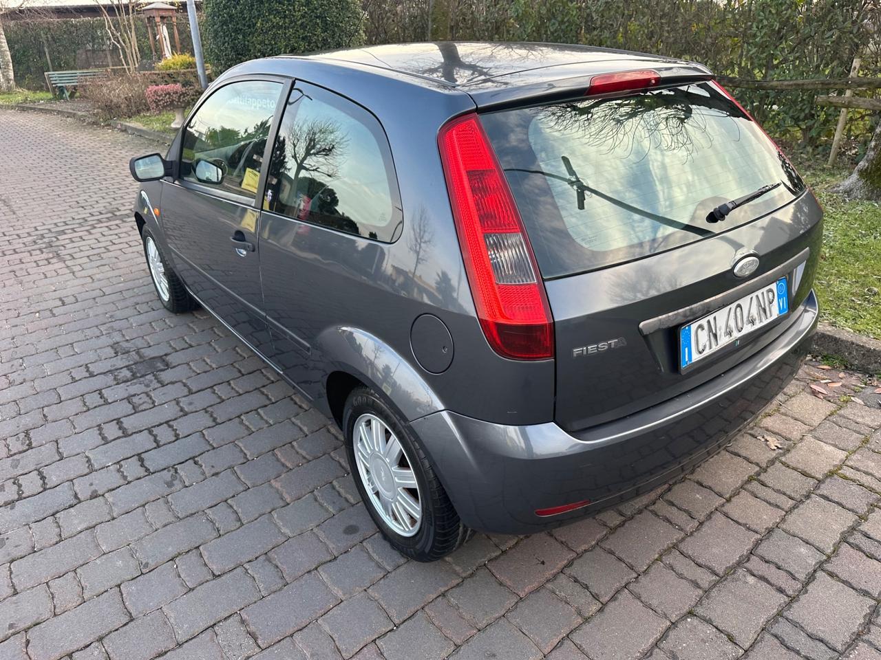 Ford Fiesta 1.2 benz 2004 NEOPATENTATI