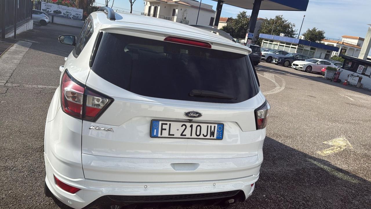 Ford Kuga 1.5 TDCI 120 CV S&S 2WD ST-Line