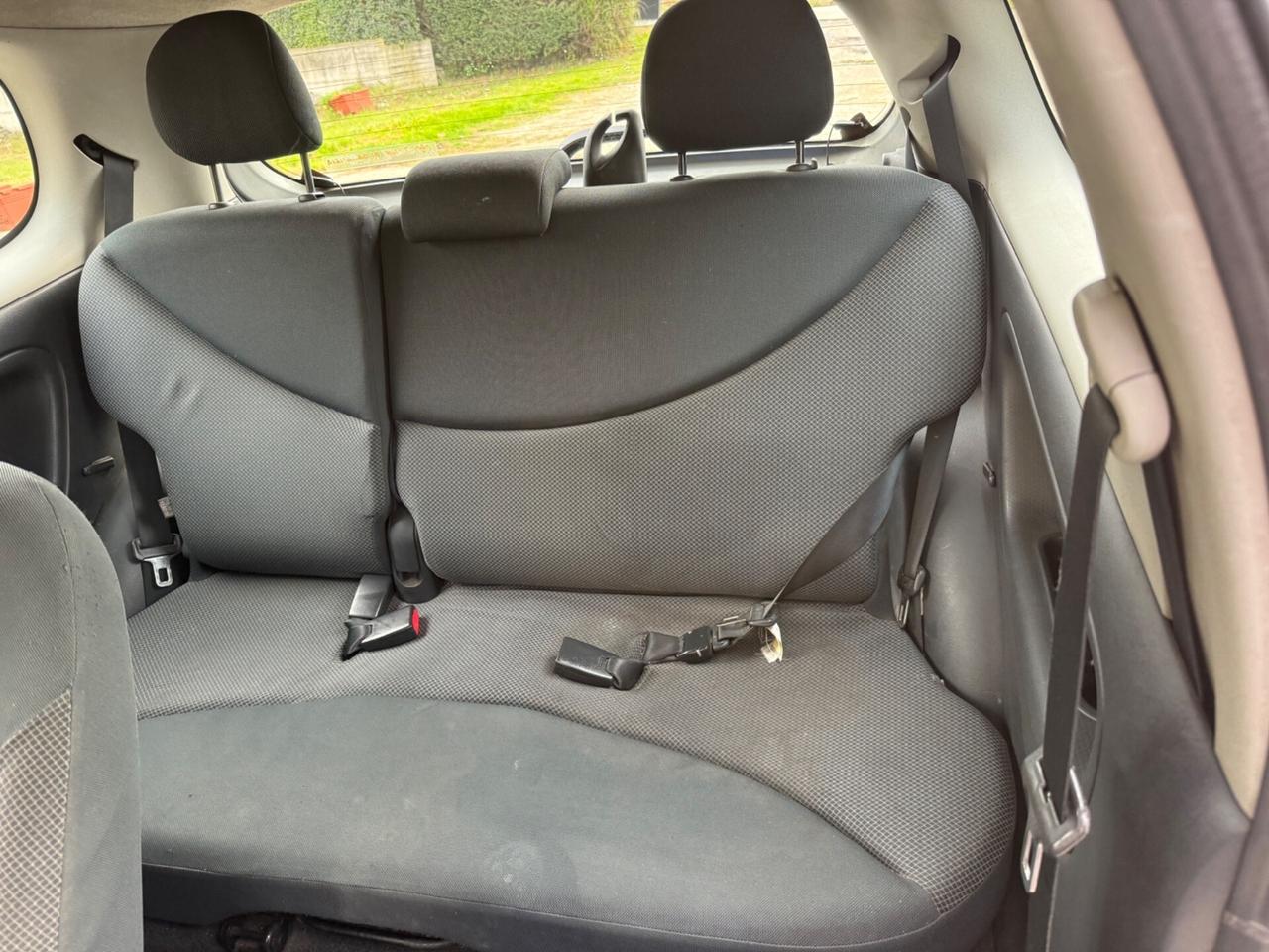 Toyota Yaris sol 1.0