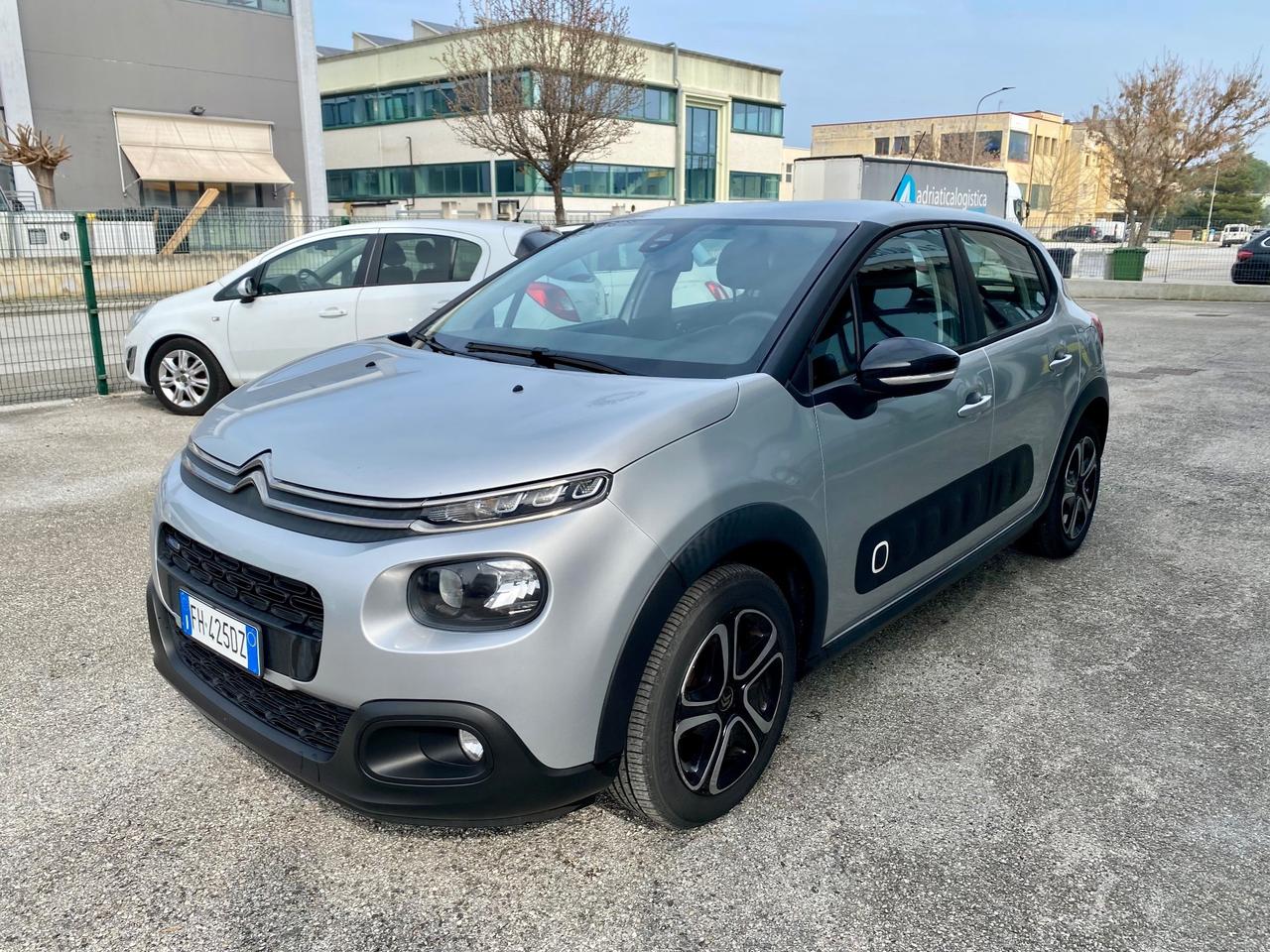 Citroen C3 1.2 benzina 82cv Shine - 2017