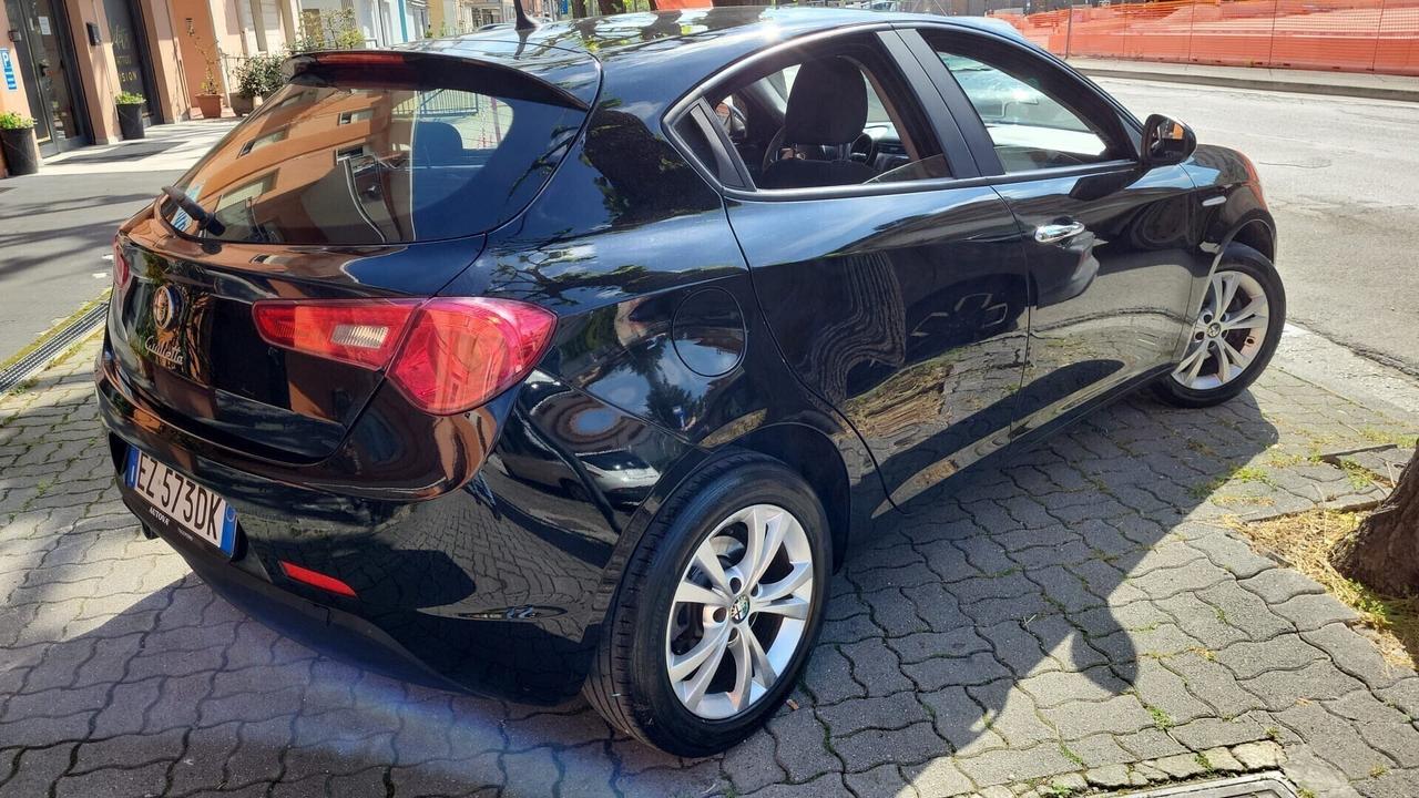 Alfa Romeo GIULIETTA 1,6 JTDM-2-UNICO PROPRIETARIO