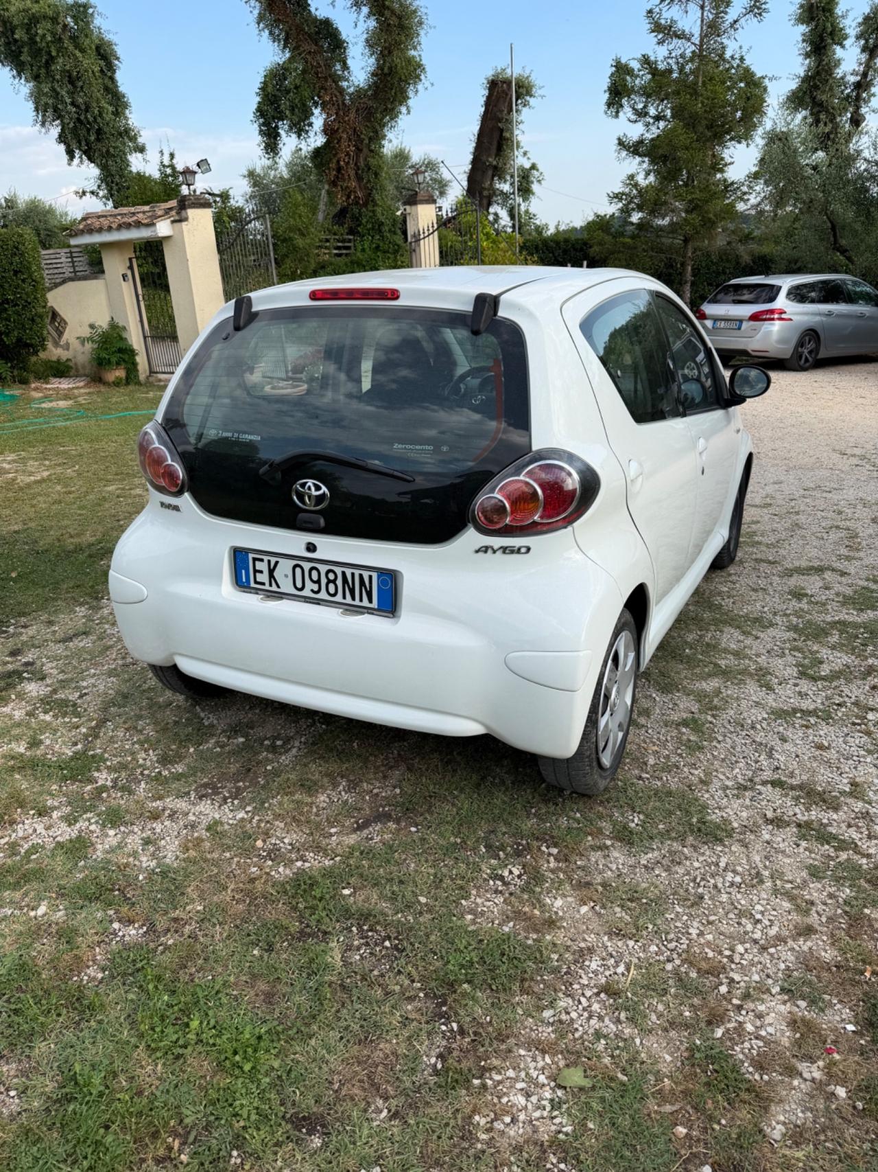 Toyota Aygo 1.0 12V VVT-i 5 porte Lounge Connect
