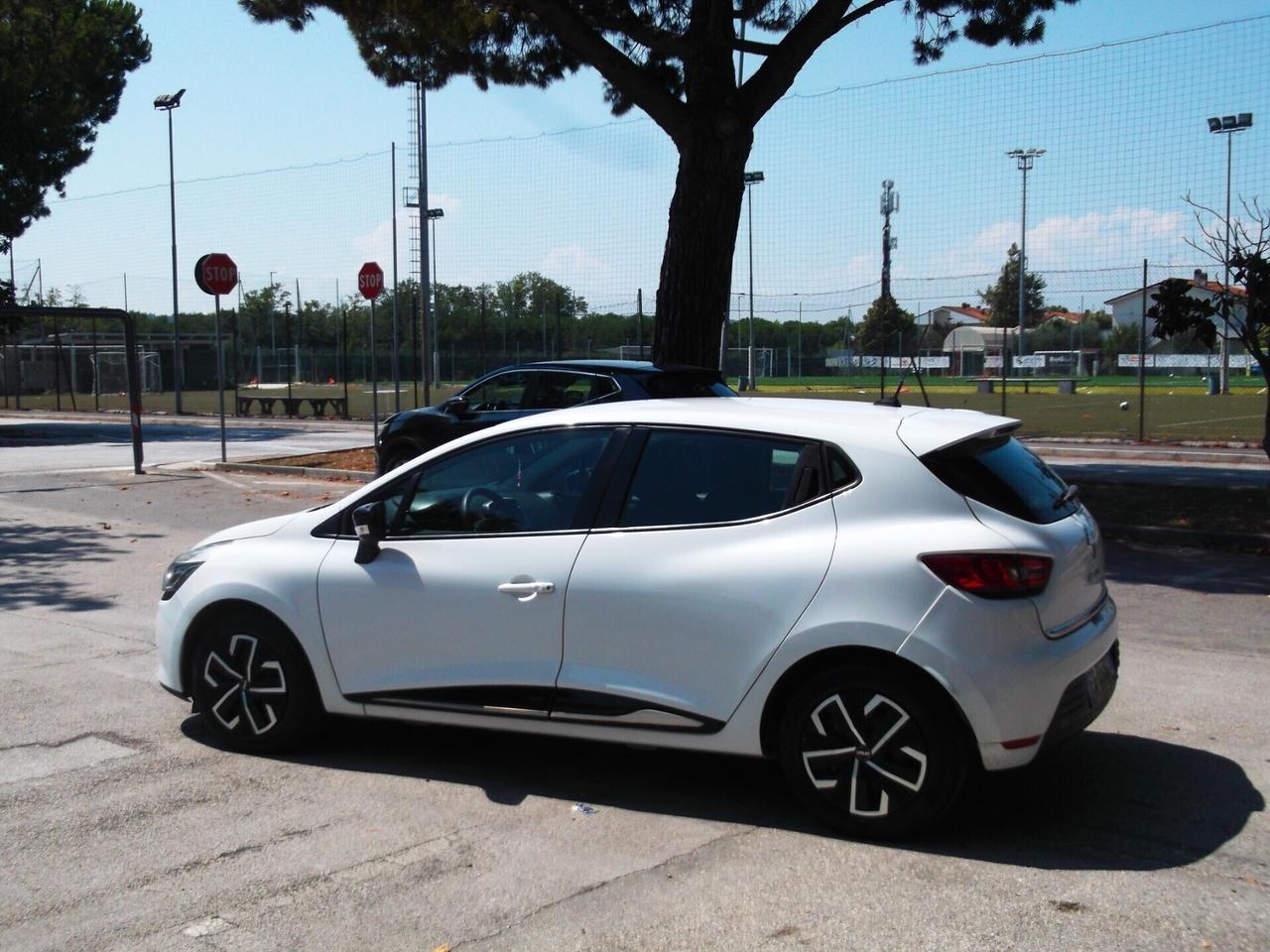 Renault Clio 1.2 GPL 5P. casa madre 2013