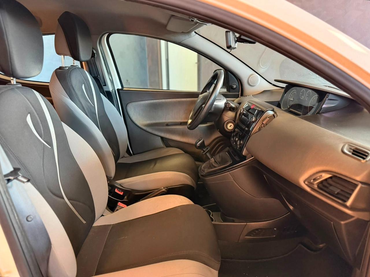 Lancia Ypsilon 1.2 69 CV 5 porte Elefantino