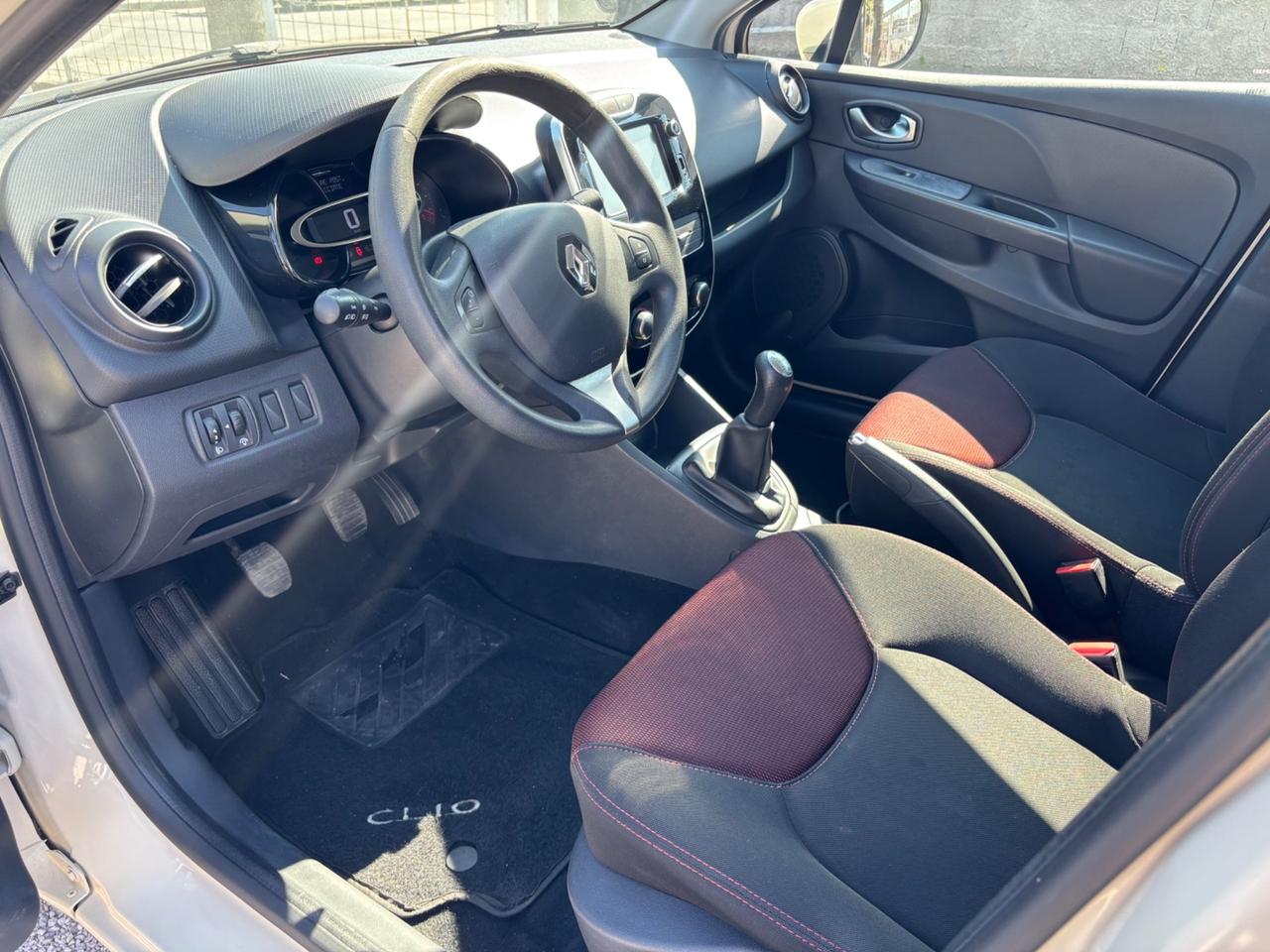 RENAULT CLIO 1.2 75CV INTENS 100.000KM