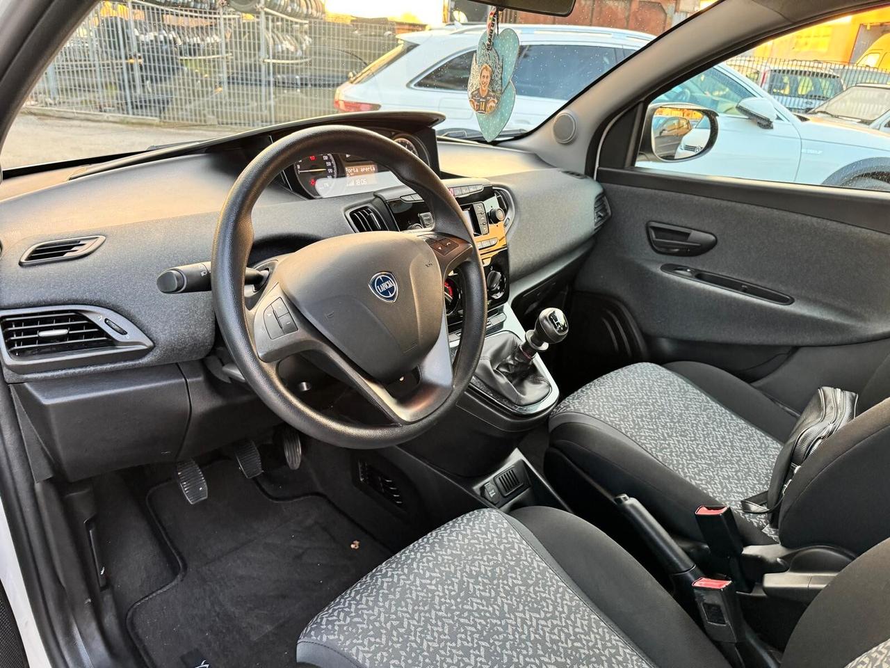 Lancia Ypsilon 0.9 T.AIR 84CV METANO