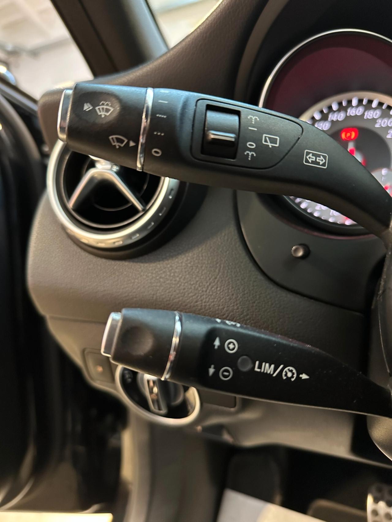 Mercedes-benz GLA 180 d Automatic Premium AMG - Harman Kardon Baule elettrico