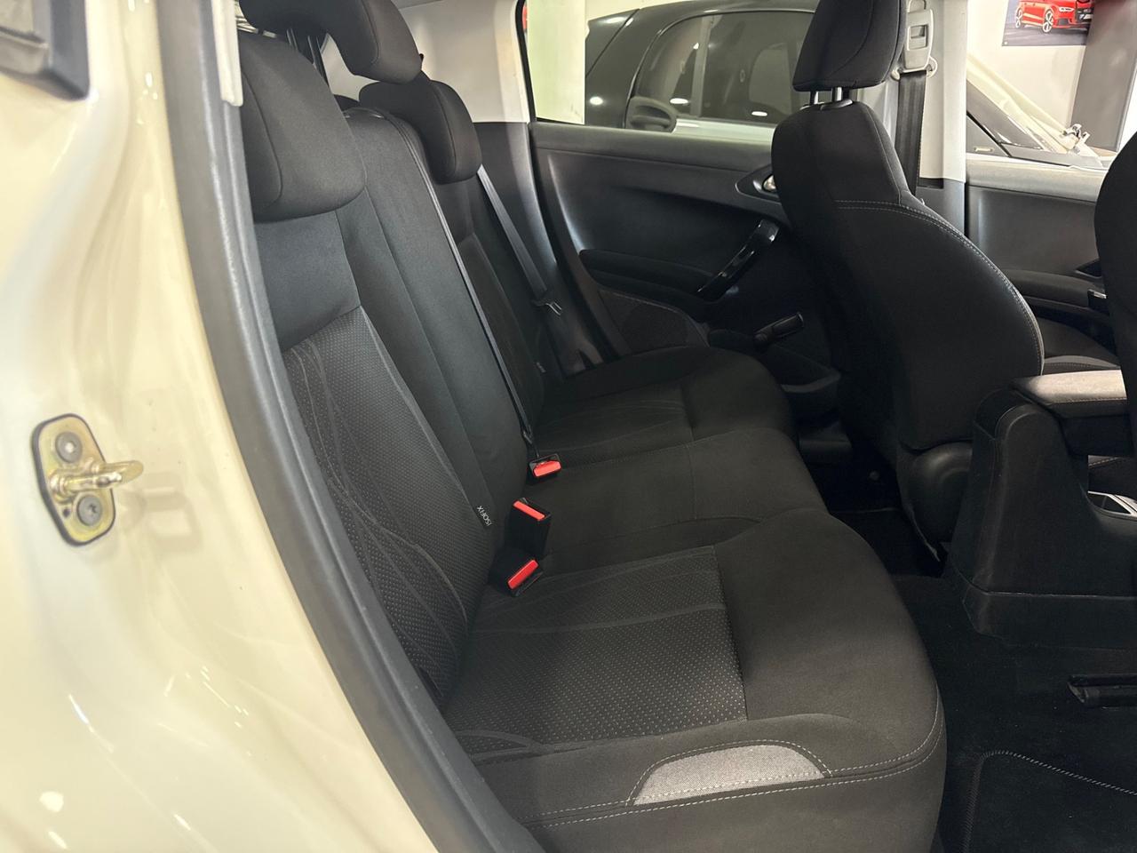 Peugeot 208 1.4 hdi automatica full optional