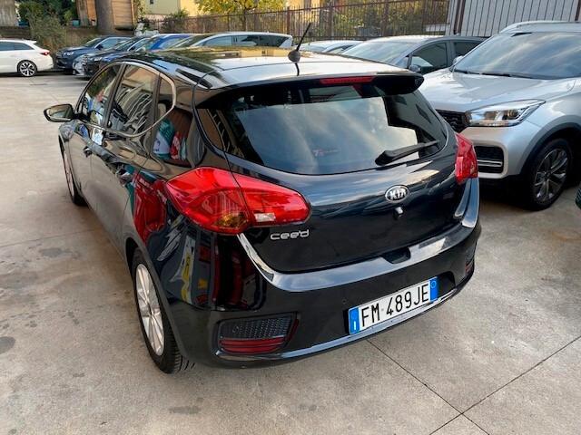 Kia Ceed cee'd 1.6 GDI 5 porte Cool