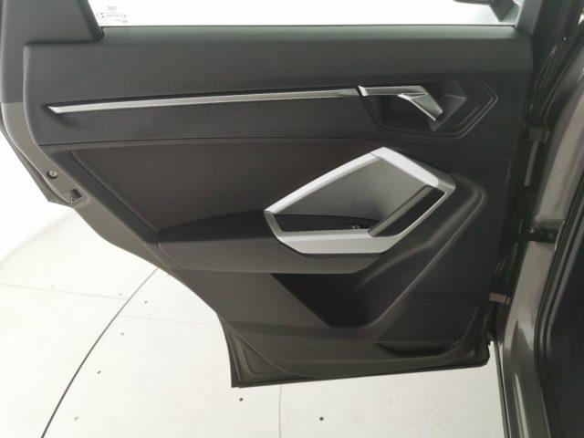 AUDI Q3 35 TDI S tronic Business