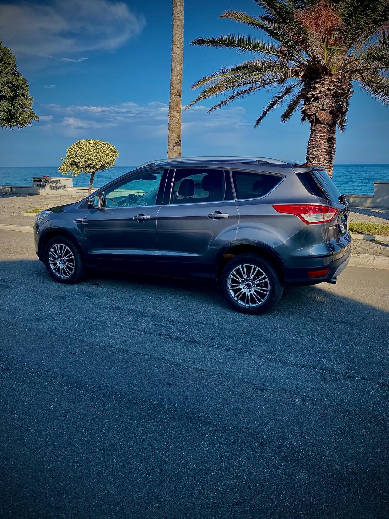 Ford Kuga 2.0 TDCI 140 CV 4WD Powershift Titanium