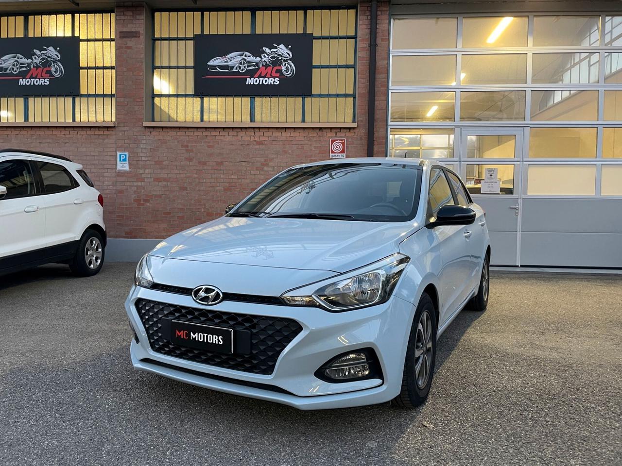 Hyundai i20 TUTTA TAGLIANDATA HYUNDAI- PREZZO FINALE COMPRESO DI PASSAGGIO