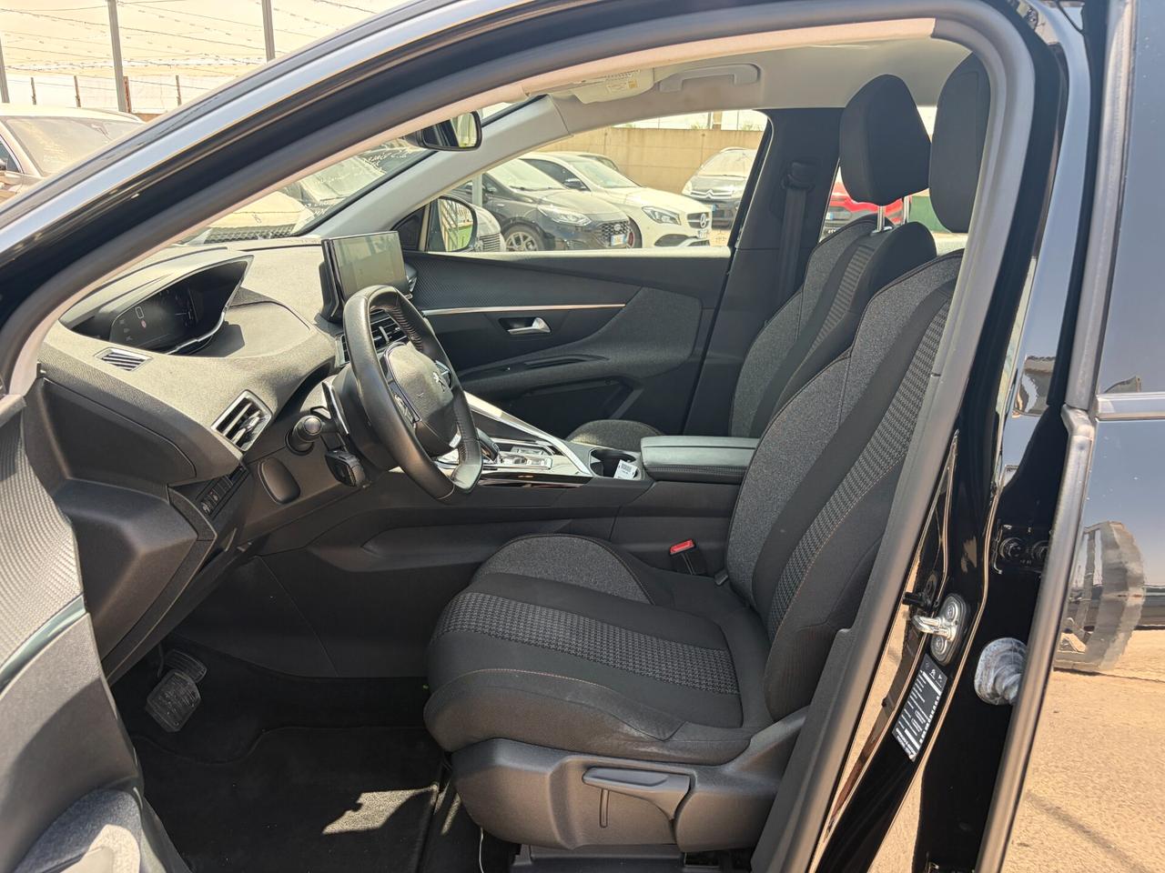 Peugeot 3008 1.5 BlueHDi 130cv EAT8 Active Pack