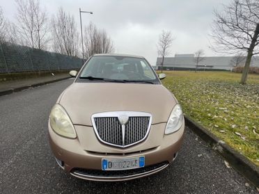 Lancia Ypsilon 1.3 MJT 90 CV Blue&Me