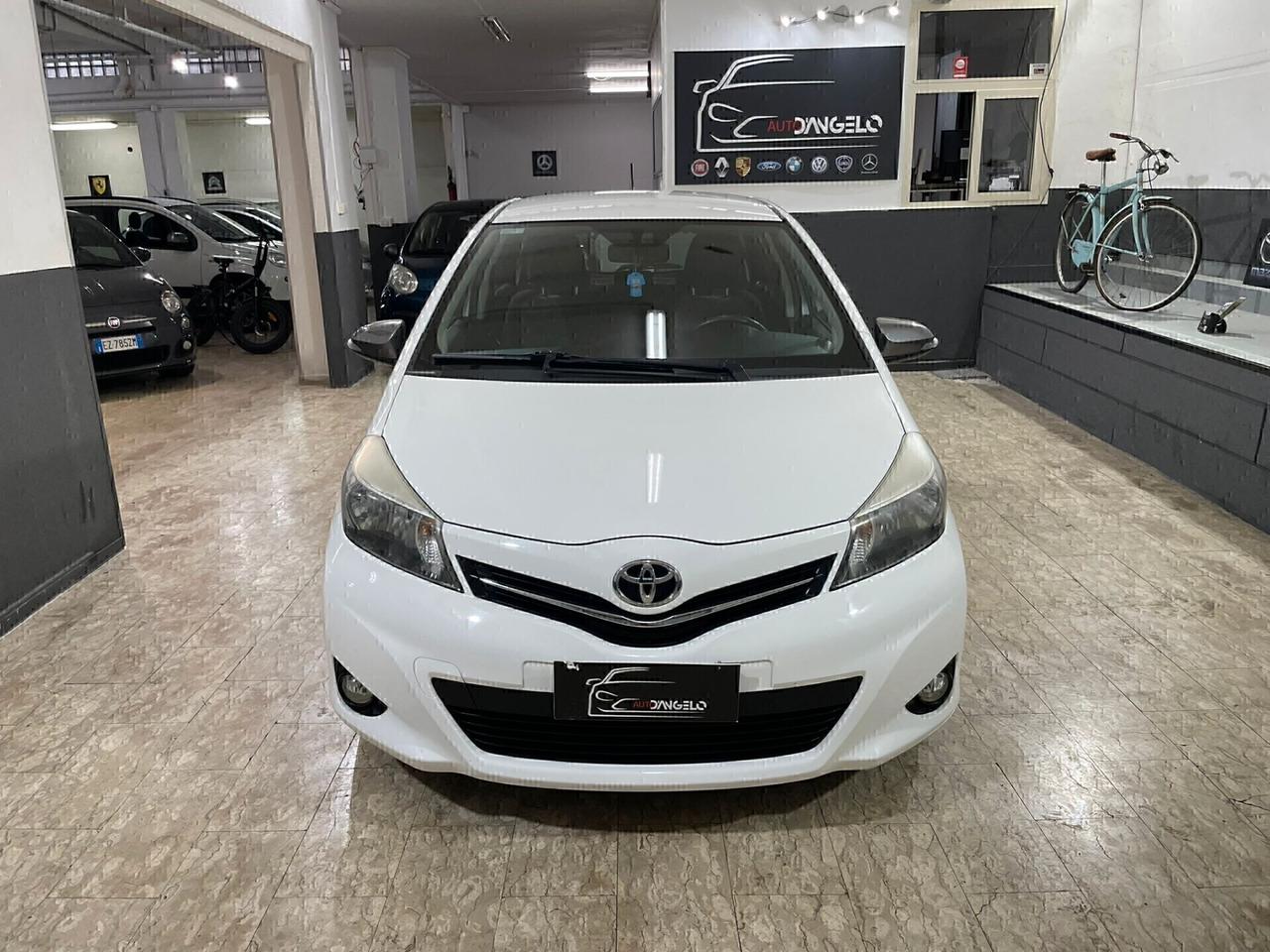 Toyota Yaris 1.0 5 porte Lounge