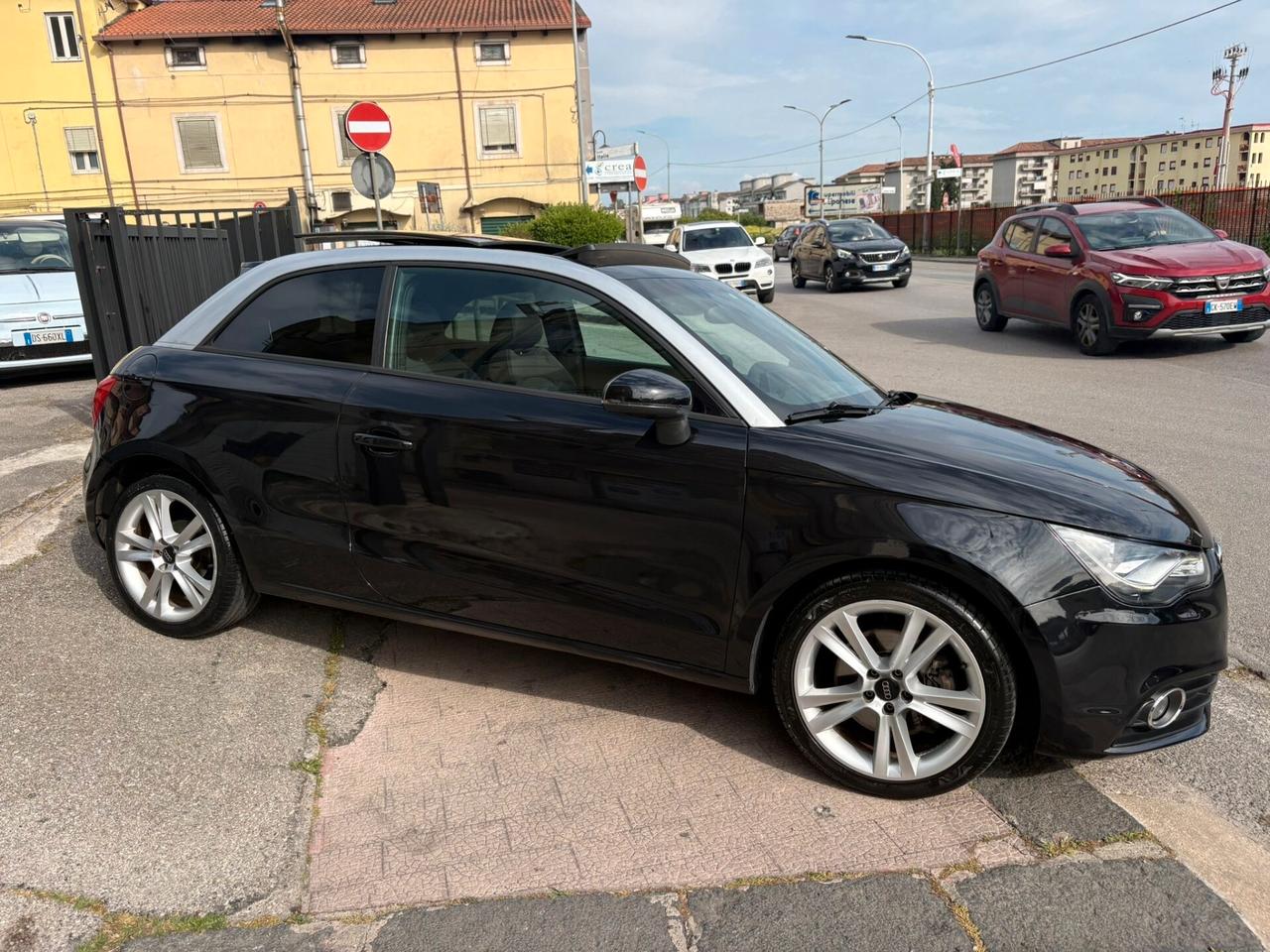 AUDI A 1 TETTO APRIBILE C AUTOMATICO