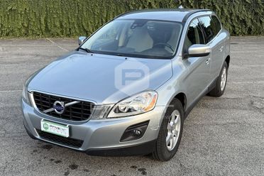 VOLVO XC60 2.4 D 163 CV AWD Geartronic Momentum