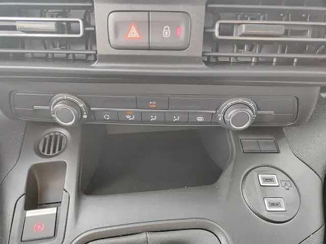 Peugeot Partner Furgone 1.2 Benzina 110cv M 3 Posti KM ZERO