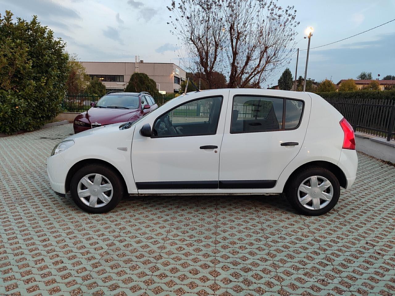 Dacia Sandero 1.4 benzina~NEOPAT~GPL~170.000~GARANZIA~2010