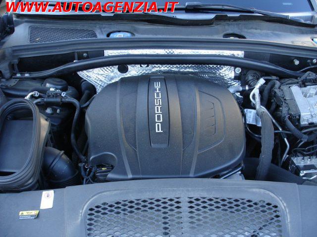 PORSCHE Macan 2.0 S