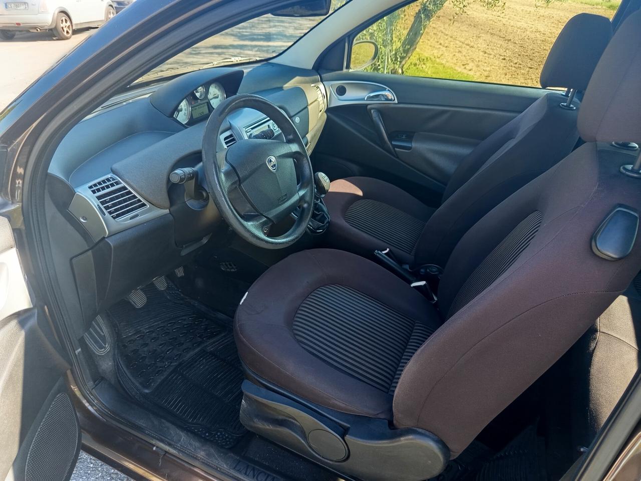 Lancia Ypsilon 1.2 Versus