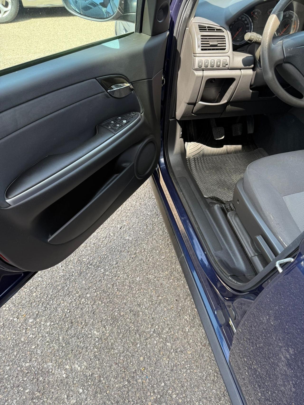 Fiat Croma 1.9 Multijet - NEOPATENTATI