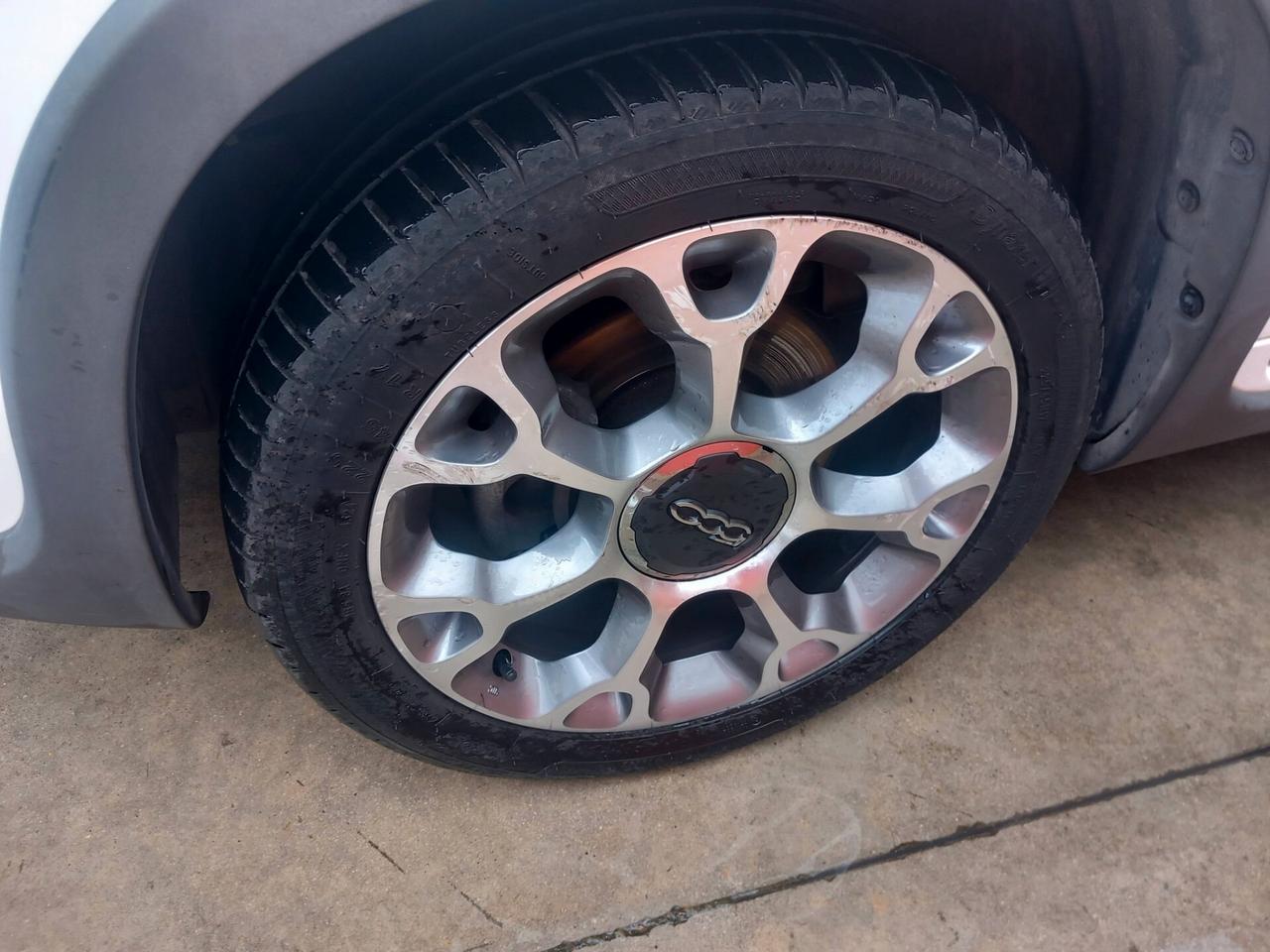 Fiat 500L 1.3 Multijet 95 CV Trekking TETTO NAVI RETROCAMERA SENSORI R 17 AUTOMATICA F 1 AL VOLANTE