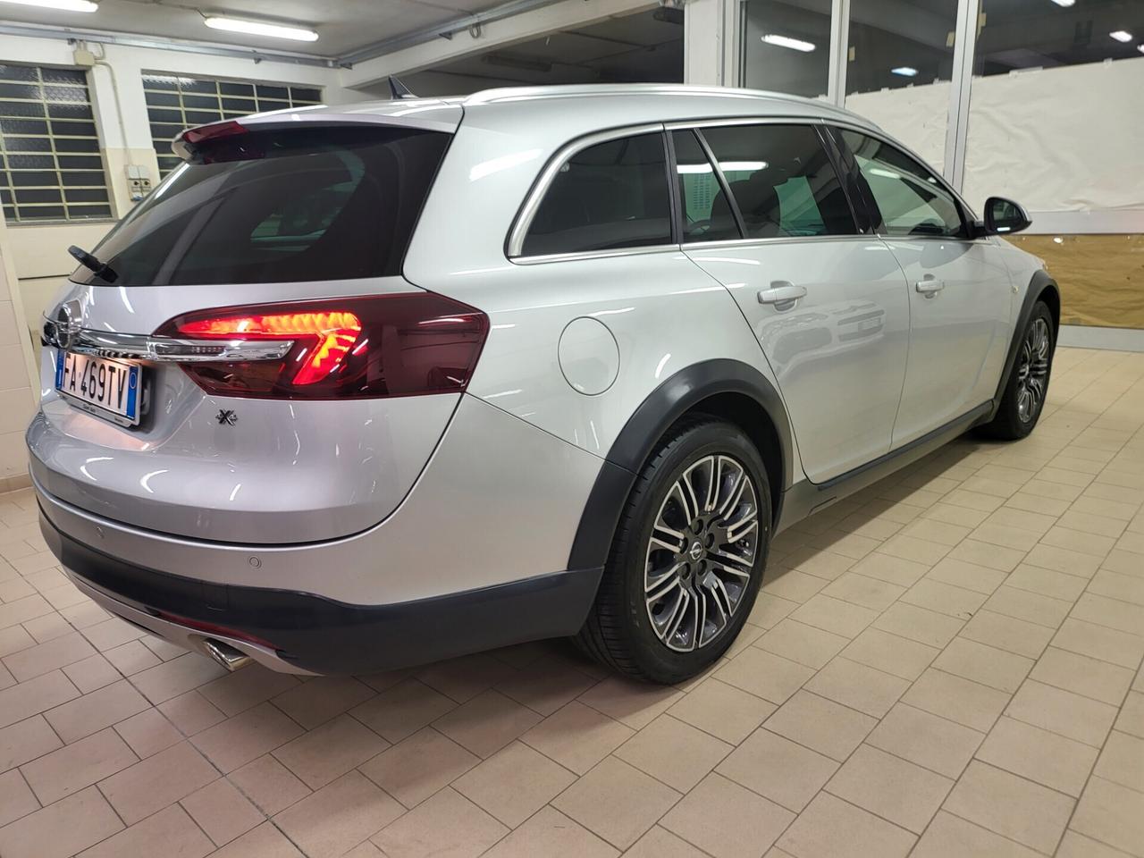 Opel Insignia 2.0 BiTurbo195CV CDTI 4x4 aut. Country Tourer SW
