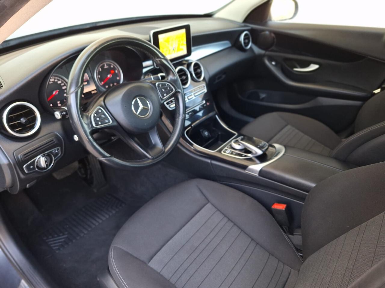 Mercedes Benz C 200 136cv. Automatica