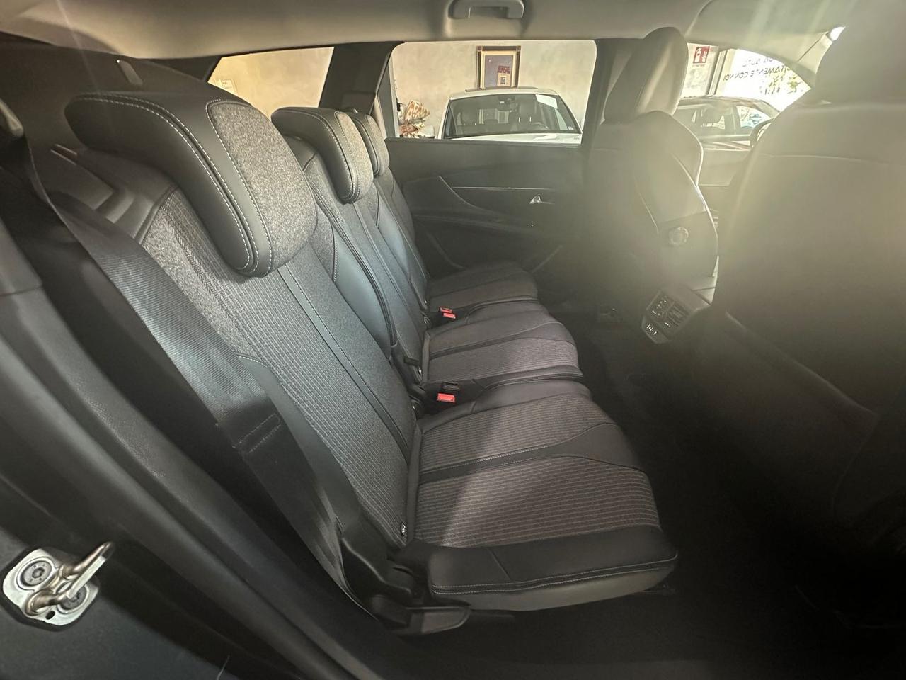 Peugeot 5008 GT 1.5 Blue HDI 130 7 posti #8133