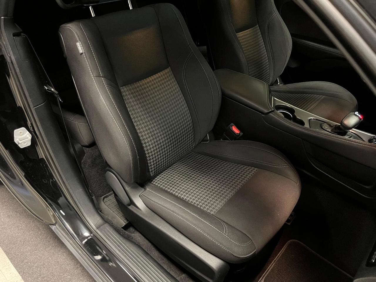 Dodge Challenger V6 3.6 STX AWD