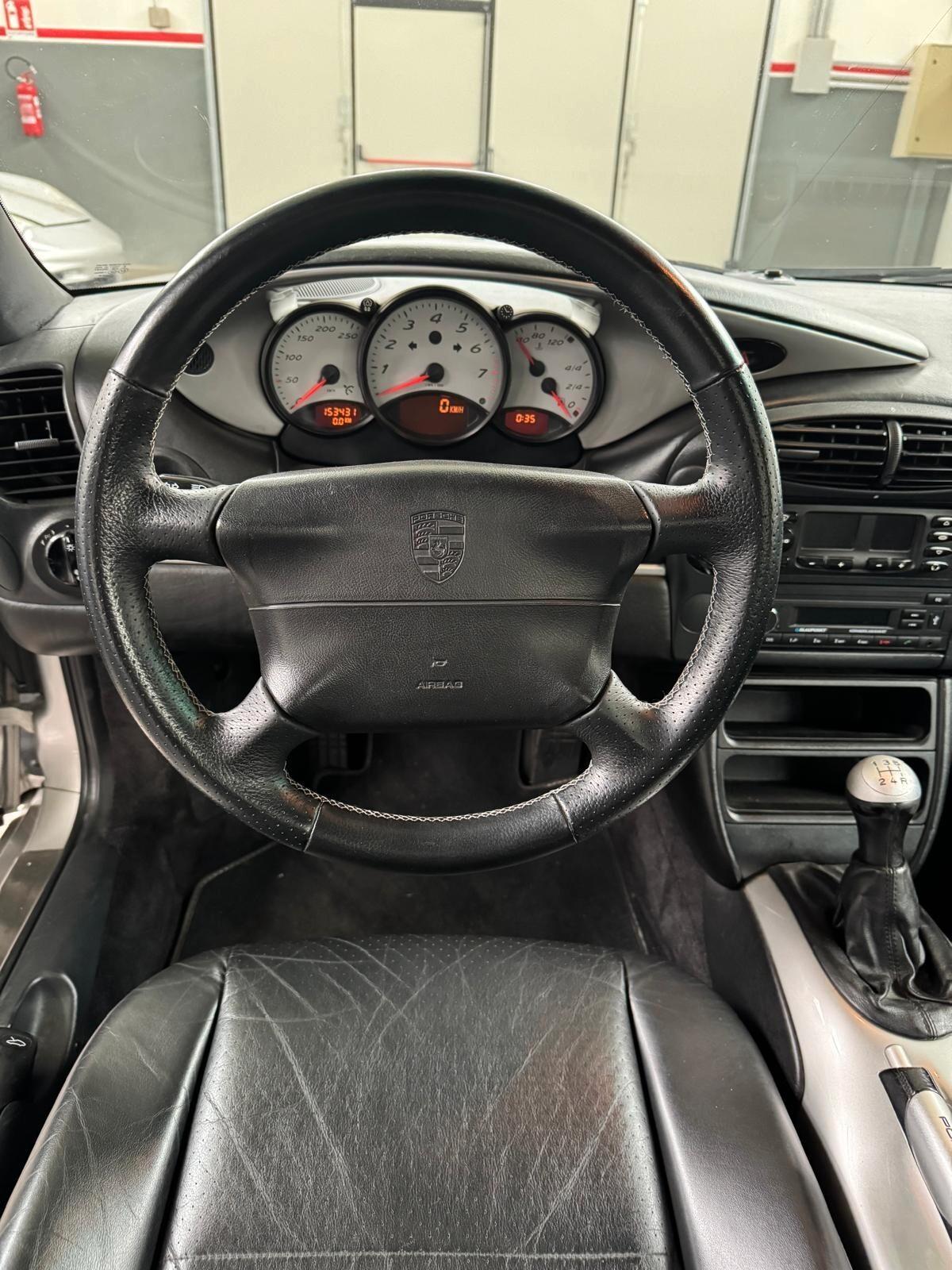 Porsche Boxster 2.5i 24V cat