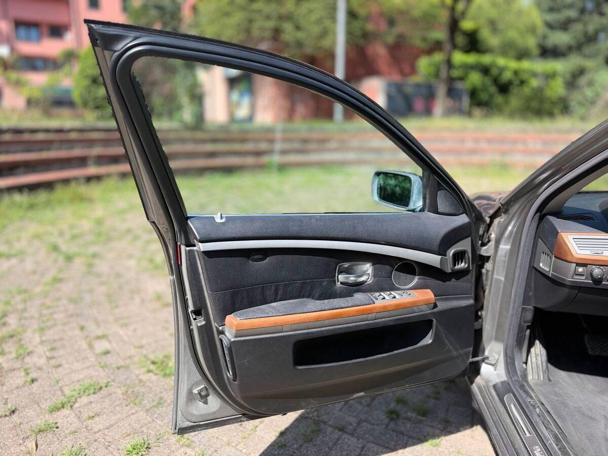 BMW Serie 7 E 65-66 745i