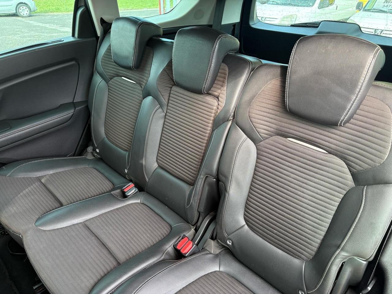 Renault Grand Scenic dCi 8V 110 CV EDC Energy Bose