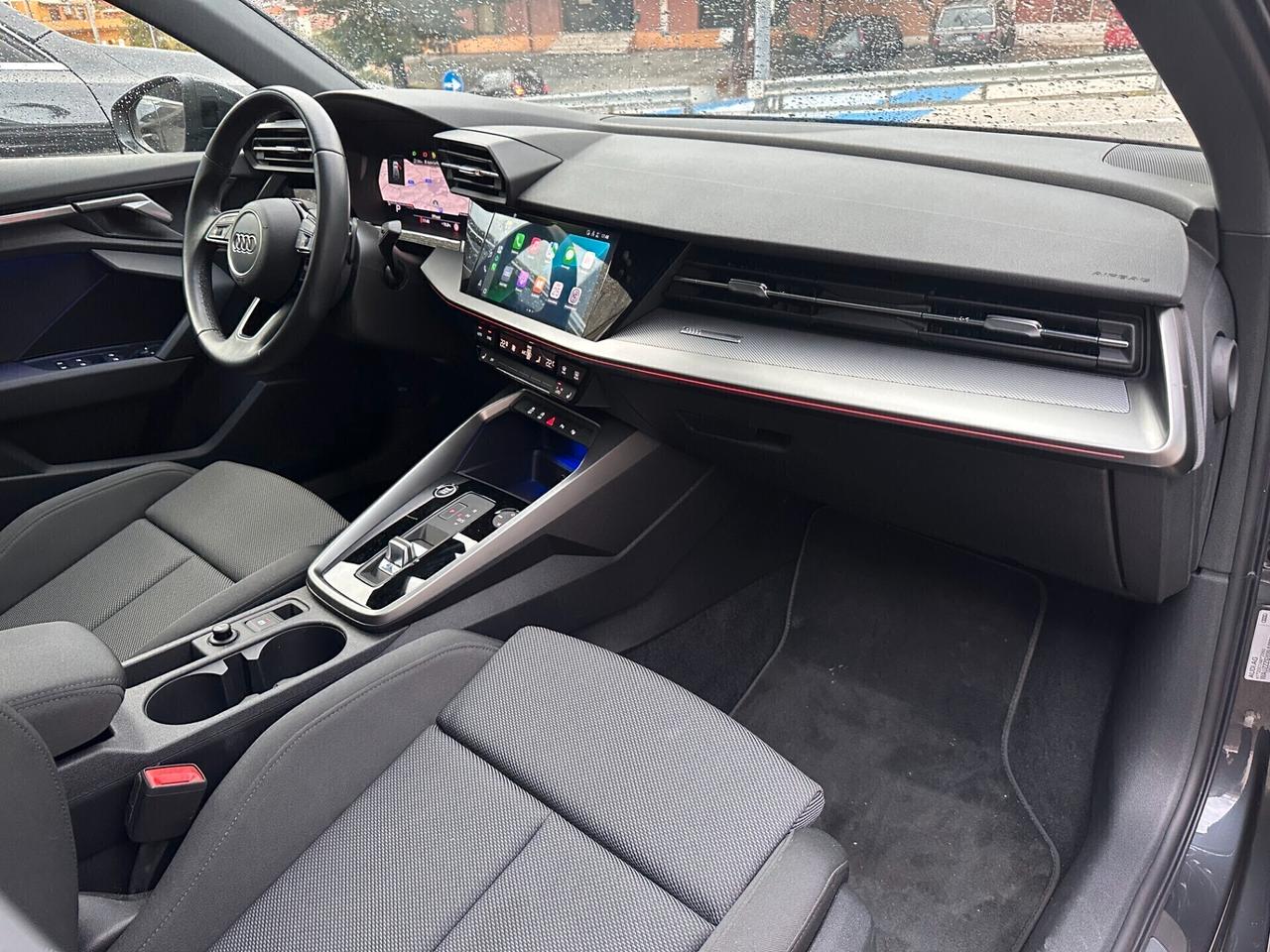 Audi A3 SPORTBACK 35 TDI S tronic + FARI MATRIX + PANORAMA + LED AMBIENT + R18 + BLACK PACK