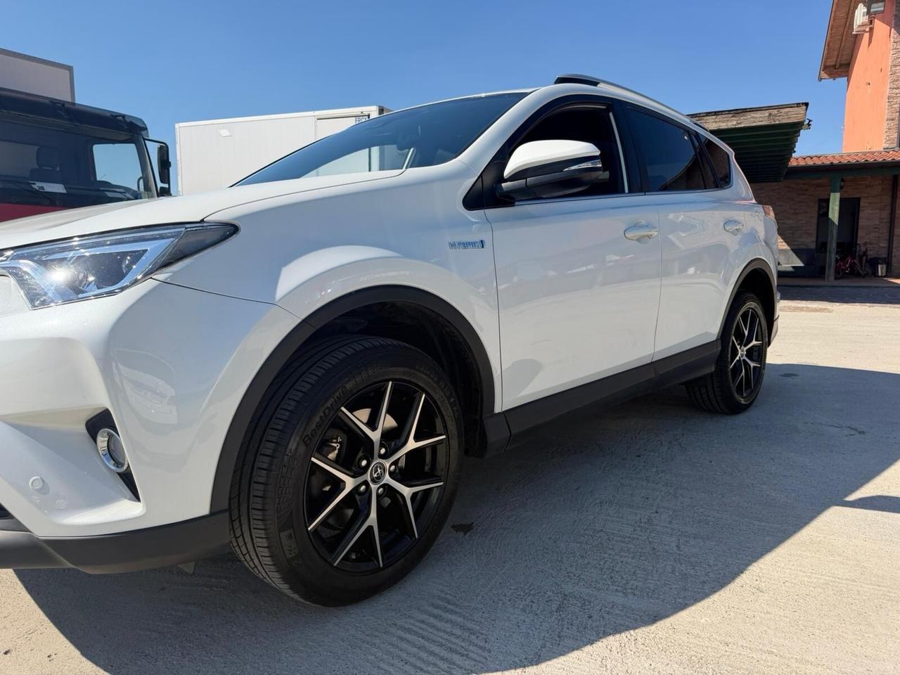 Toyota RAV 4 2.5 Hybrid 2WD Lounge