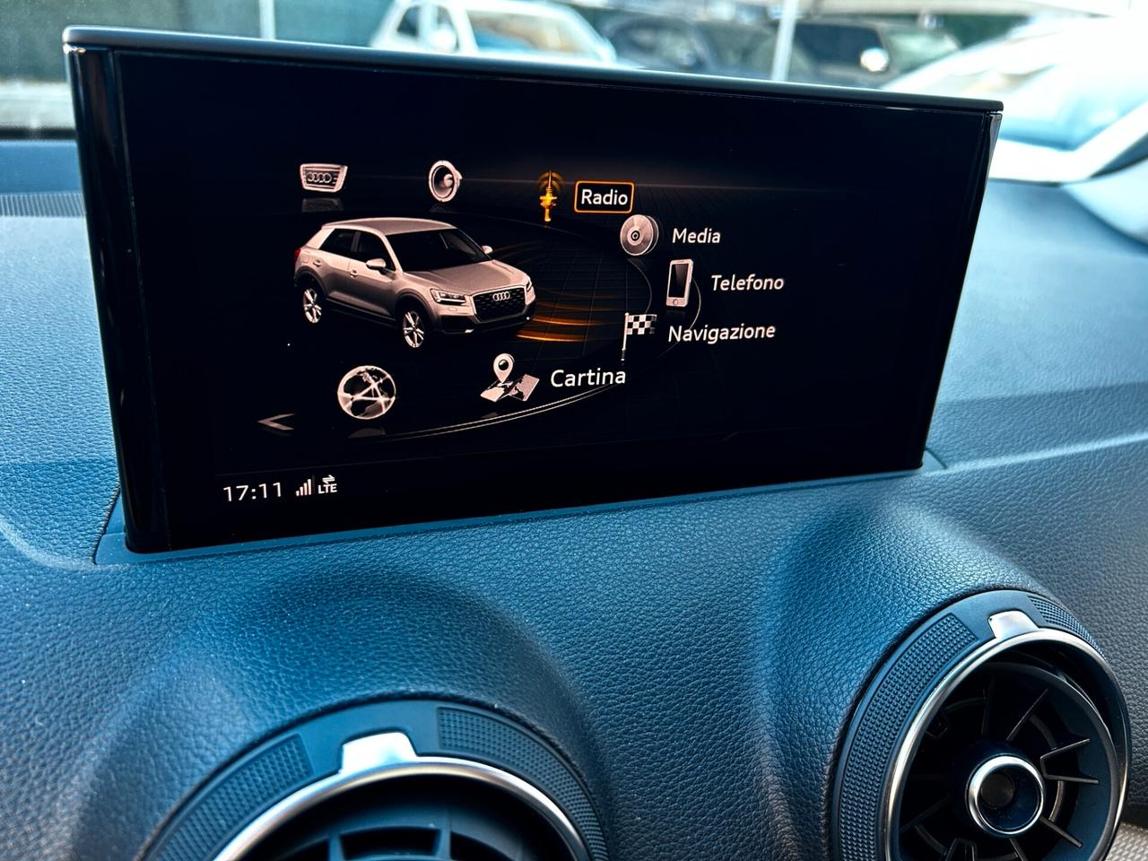 Audi Q2 30 TFSI Business 2021