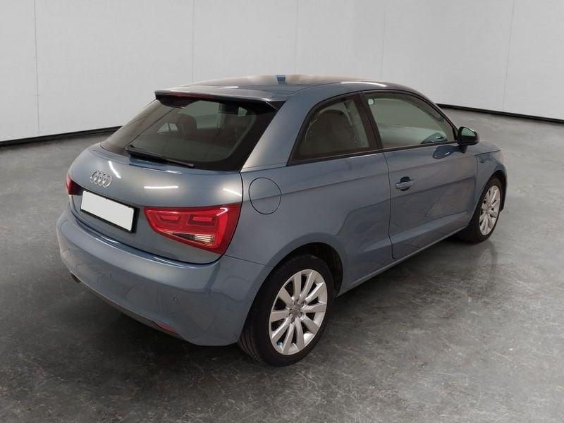 Audi A1 1.6 tdi Attraction 105cv