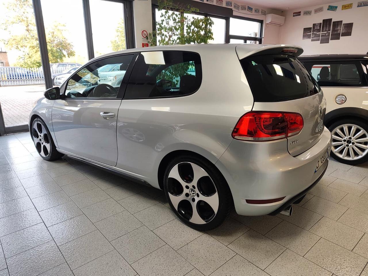 Volkswagen Golf GTI 2.0 TSI MANUALE