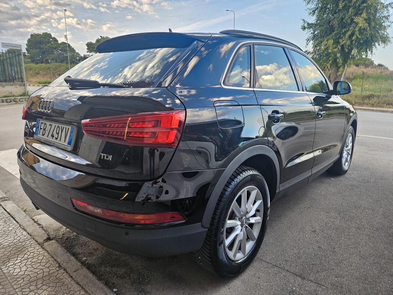 Audi Q3 2.0 TDI 120cv 88kw FULLOPTIONAL
