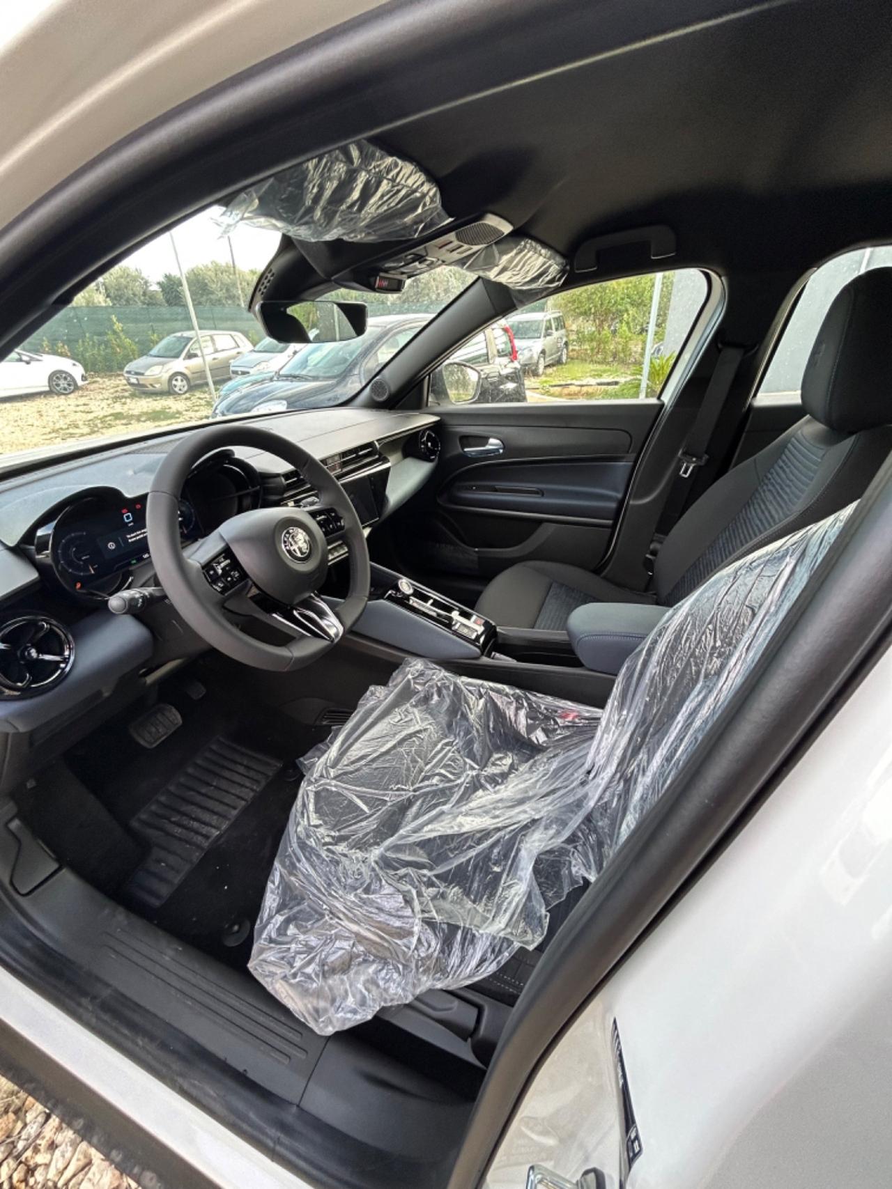 Alfa Romeo Junior 1.2 136 CV Hybrid eDCT6