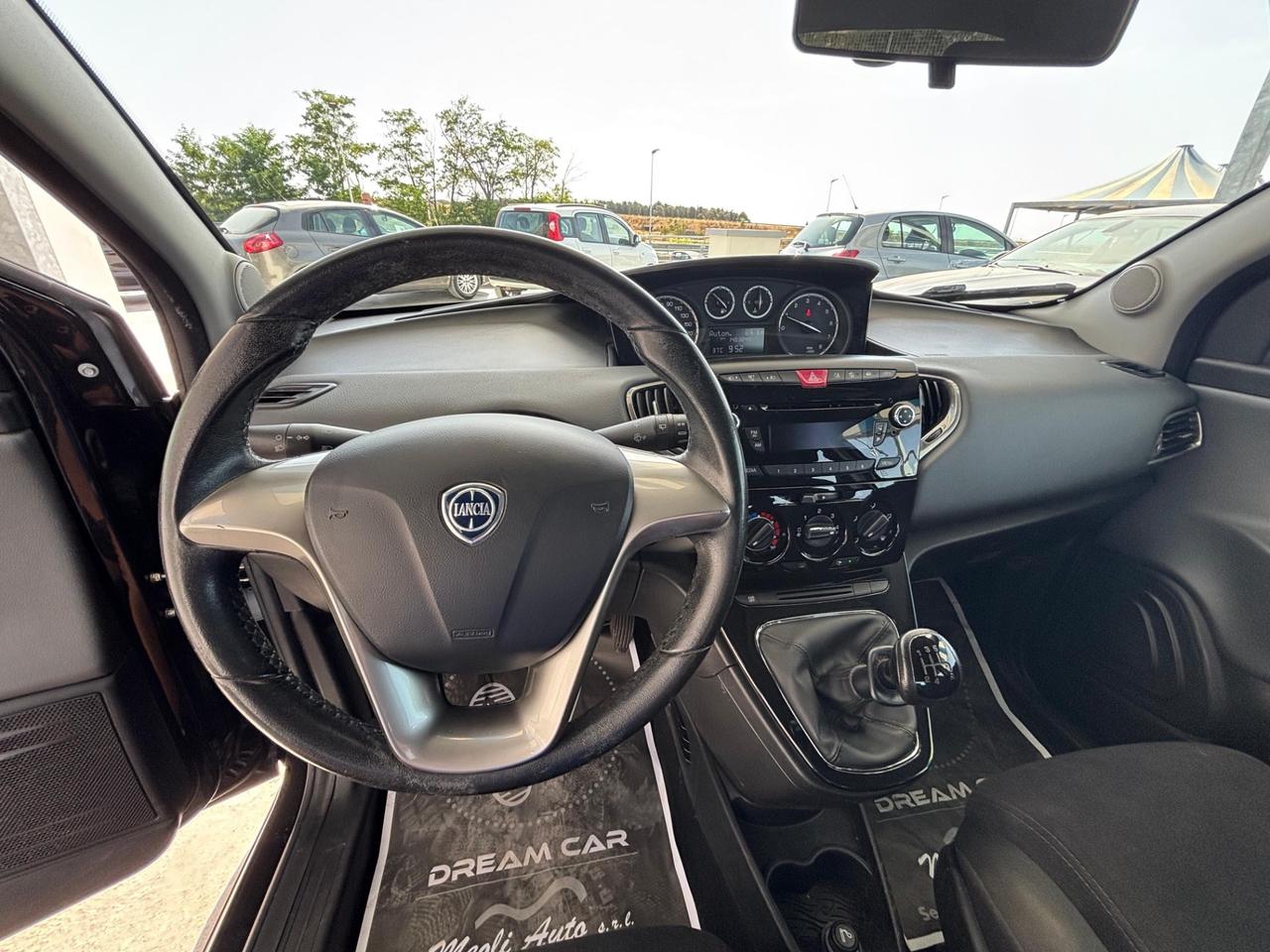 Lancia Ypsilon 1.2 69 CV 5 porte S&S Silver