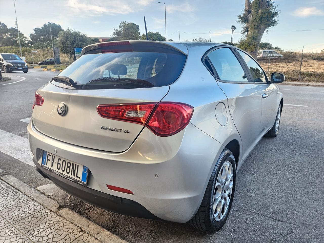 ALFAROMEO Giulietta 1.6 jtdm 120cv automatica full
