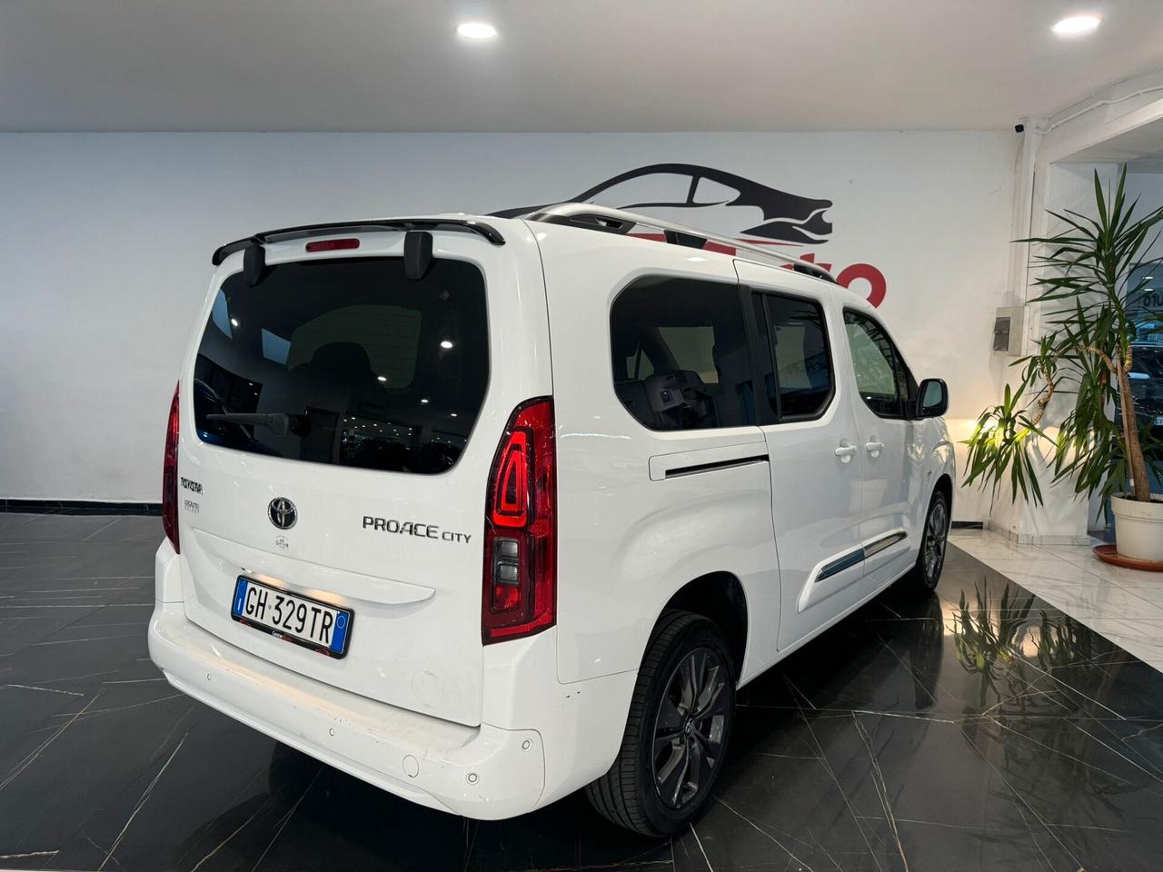 Toyota Proace Proace City Verso 1.5D 130 CV S&S L2 A/T Luxury