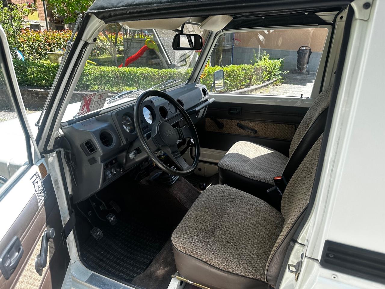 Suzuki SJ 410 SJ410 Cabriolet De Luxe