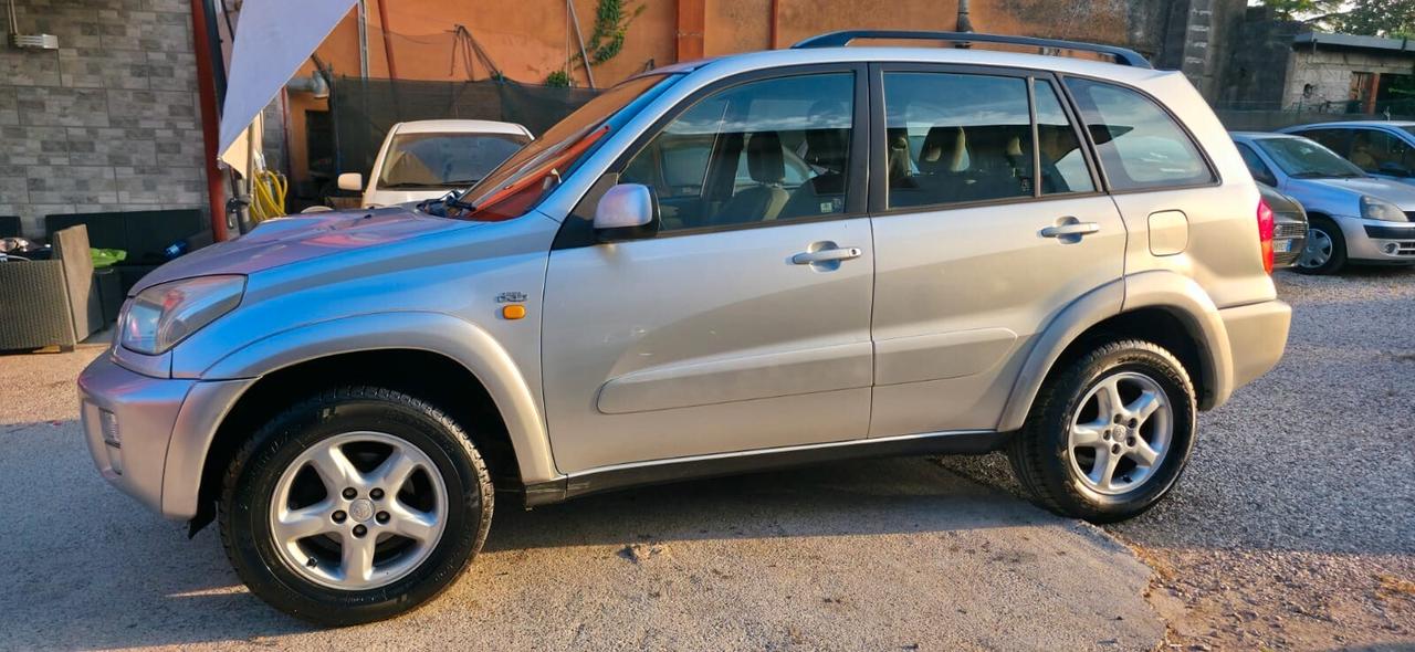 Toyota RAV 4 RAV4 2.0 Tdi D-4D 5 porte Sol
